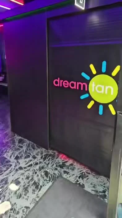 Not just a sunbed shop… it’s a whole vibe ✨💜

The music’s on, the beds are glowing, the salon is BUSY and everyone’s chasing that golden glow ☀️🔥

The atmosphere in store right now is unreal ✨

Good vibes.
Luxury tanning.
Amazing results.
And the best customers 🫶

Thank you for keeping us so busy — season is officially HERE 💜

Walk-ins welcome or book online to secure your favourite bed ✨